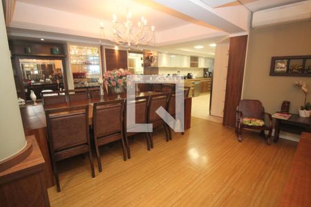 Casa à venda com 670m², 6 quartos e 8 vagasSala de Jantar