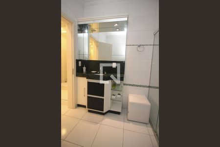 Casa à venda com 670m², 6 quartos e 8 vagasBanheiro 1