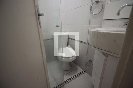 Casa à venda com 670m², 6 quartos e 8 vagasBanheiro de Serviço