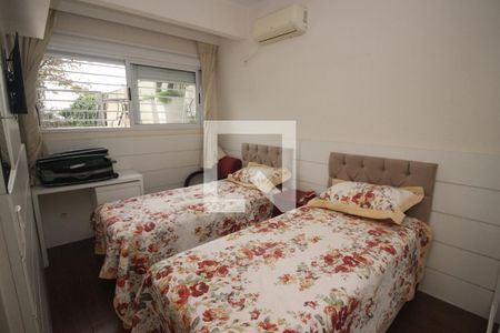 Casa à venda com 670m², 6 quartos e 8 vagasQuarto de Serviço