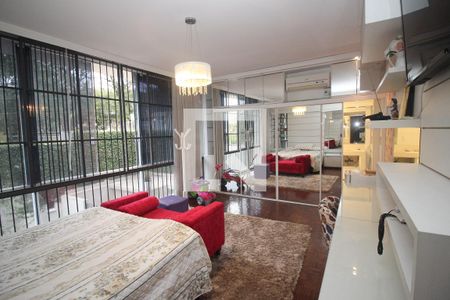 Casa à venda com 670m², 6 quartos e 8 vagasSuíte 1