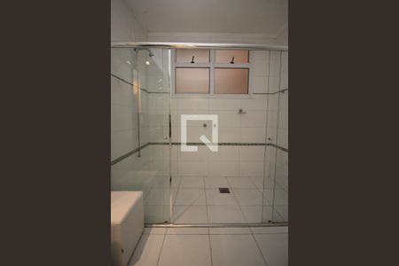 Casa à venda com 670m², 6 quartos e 8 vagasBanheiro 1