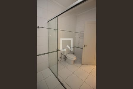 Casa à venda com 670m², 6 quartos e 8 vagasBanheiro 1