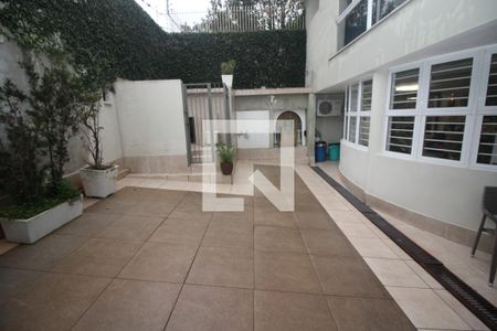 Casa à venda com 670m², 6 quartos e 8 vagasQuintal