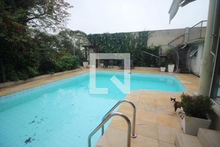 Casa à venda com 670m², 6 quartos e 8 vagasPiscina