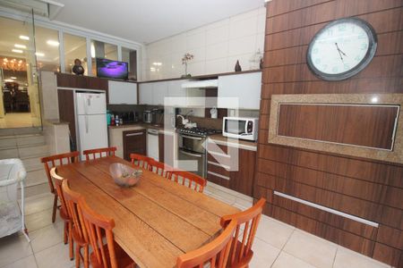 Casa à venda com 670m², 6 quartos e 8 vagasVaranda gourmet