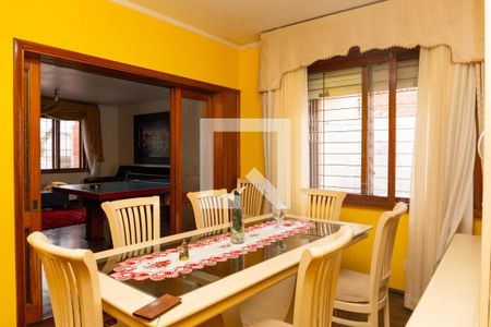 Casa à venda com 243m², 3 quartos e 2 vagas Casa à venda com 243m², 3 quartos e 2 vagasSala de jantar