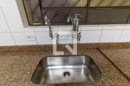 Casa à venda com 163m², 3 quartos e 2 vagas Casa à venda com 163m², 3 quartos e 2 vagasCozinha - Torneira