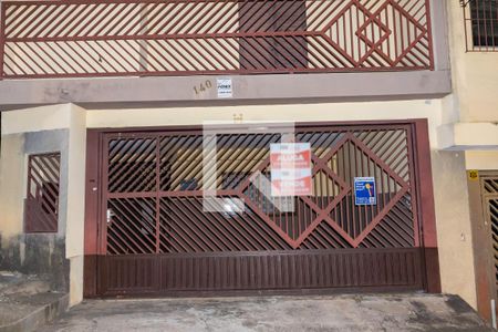 Casa à venda com 163m², 3 quartos e 2 vagas Casa à venda com 163m², 3 quartos e 2 vagasFachada