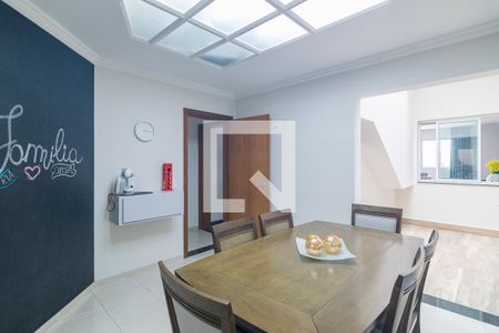 Casa à venda com 202m², 4 quartos e 3 vagas Casa à venda com 202m², 4 quartos e 3 vagasCopa