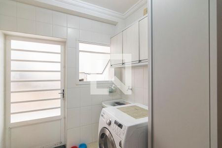 Casa à venda com 202m², 4 quartos e 3 vagas Casa à venda com 202m², 4 quartos e 3 vagasÁrea de Serviço