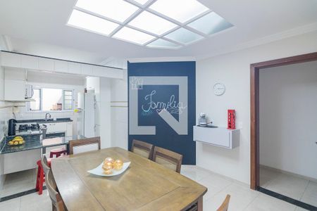 Casa à venda com 202m², 4 quartos e 3 vagas Casa à venda com 202m², 4 quartos e 3 vagasCopa