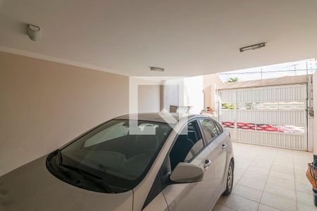 Casa à venda com 202m², 4 quartos e 3 vagas Casa à venda com 202m², 4 quartos e 3 vagasGaragem