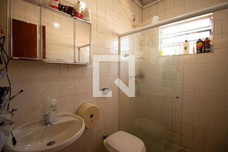 Casa à venda com 90m², 4 quartos e 3 vagasBanheiro 1