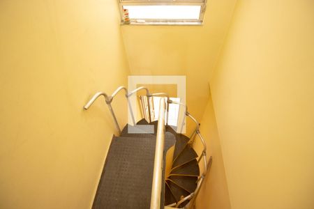 Casa à venda com 90m², 4 quartos e 3 vagasEscada 