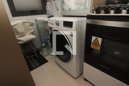 Apartamento à venda com 57m², 2 quartos e 1 vaga Apartamento à venda com 57m², 2 quartos e 1 vagaCozinha e Área de Serviço