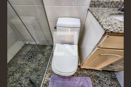 Apartamento para alugar com 200m², 4 quartos e 2 vagas Apartamento para alugar com 200m², 4 quartos e 2 vagasBanheiro 2