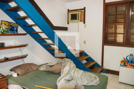 Casa de condomínio à venda com 550m², 5 quartos e 3 vagas