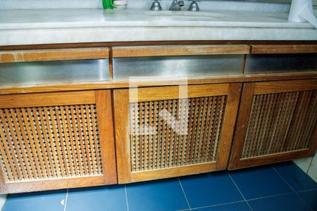 Casa de condomínio à venda com 550m², 5 quartos e 3 vagas