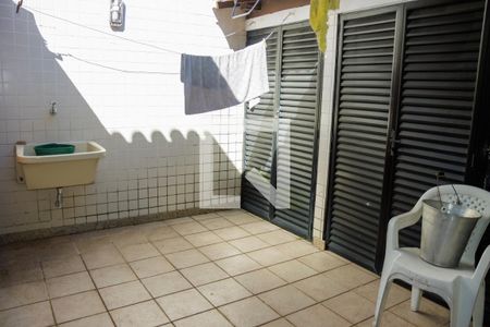 Casa de condomínio à venda com 550m², 5 quartos e 3 vagas