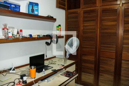 Casa de condomínio à venda com 550m², 5 quartos e 3 vagas