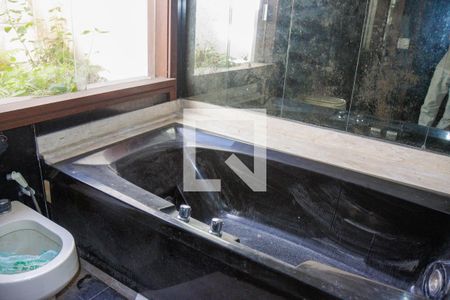 Casa de condomínio à venda com 550m², 5 quartos e 3 vagas