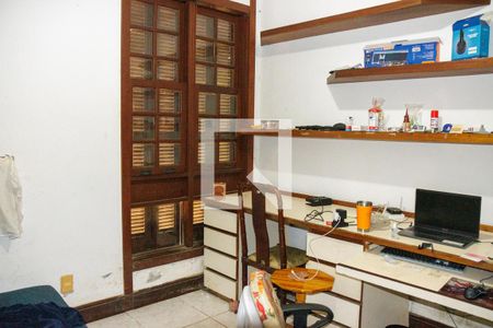 Casa de condomínio à venda com 550m², 5 quartos e 3 vagas
