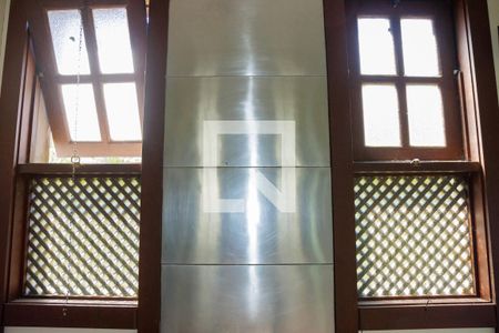 Casa de condomínio à venda com 550m², 5 quartos e 3 vagas