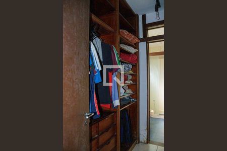 Casa de condomínio à venda com 550m², 5 quartos e 3 vagas