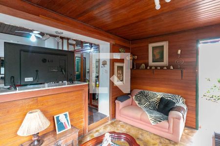 Casa à venda com 209m², 4 quartos e 2 vagasQuarto Suíte