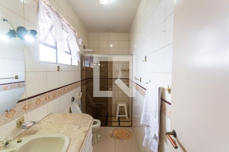 Casa à venda com 460m², 5 quartos e 3 vagasBanheiro da Suíte 1