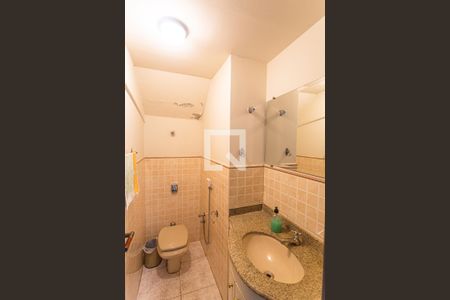 Casa à venda com 460m², 5 quartos e 3 vagasBanheiro da Suíte 4