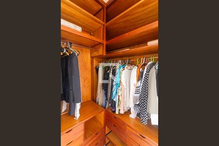 Casa à venda com 460m², 5 quartos e 3 vagasCloset da Suíte 3