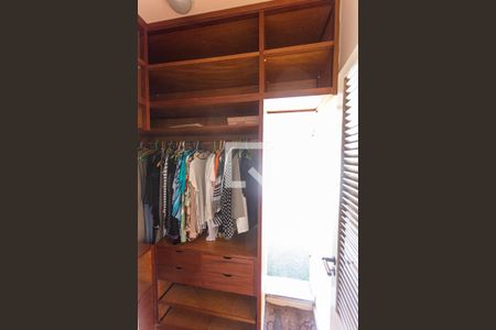 Casa à venda com 460m², 5 quartos e 3 vagasCloset da Suíte 3