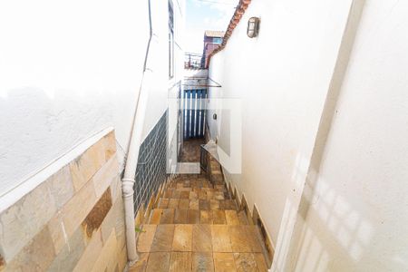 Casa à venda com 460m², 5 quartos e 3 vagasEntrada Lateral