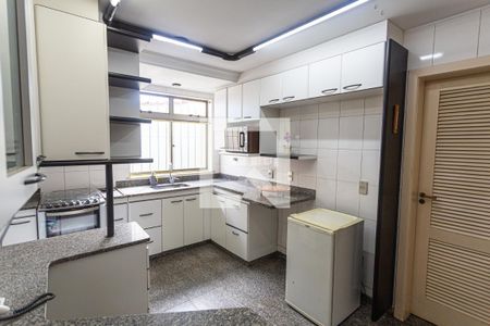 Casa à venda com 460m², 5 quartos e 3 vagasCozinha 1