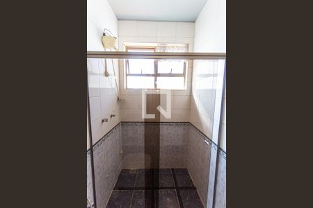 Casa à venda com 460m², 5 quartos e 3 vagasBanheiro da Suíte 2