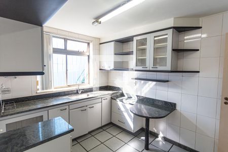 Casa à venda com 460m², 5 quartos e 3 vagasCozinha 2