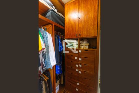 Casa à venda com 460m², 5 quartos e 3 vagasCloset da Suíte 1