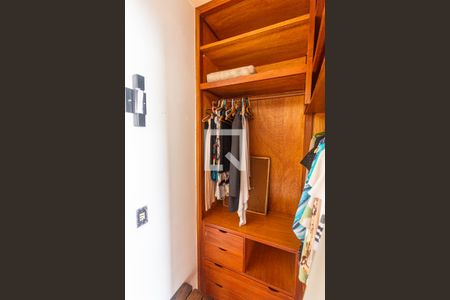 Casa à venda com 460m², 5 quartos e 3 vagasCloset da Suíte 3