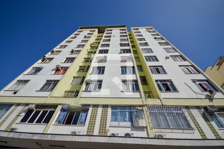 Apartamento à venda com 80m², 2 quartos e 1 vaga Apartamento à venda com 80m², 2 quartos e 1 vagaFachada