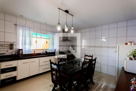 Casa à venda com 310m², 3 quartos e 7 vagas Casa à venda com 310m², 3 quartos e 7 vagasCozinha