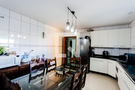 Casa à venda com 310m², 3 quartos e 7 vagas Casa à venda com 310m², 3 quartos e 7 vagasCozinha
