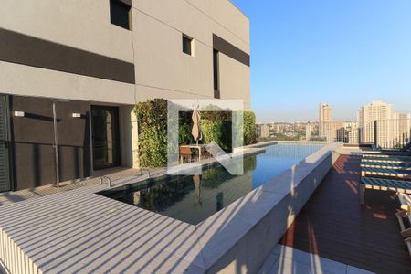 Studio à venda com 25m², 1 quarto e sem vaga Studio à venda com 25m², 1 quarto e sem vagaÁrea comum - Piscina