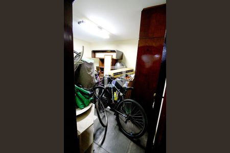 Casa à venda com 450m², 4 quartos e 8 vagas Casa à venda com 450m², 4 quartos e 8 vagasDepósito