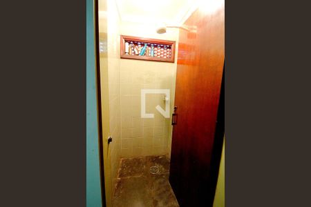 Casa à venda com 450m², 4 quartos e 8 vagas Casa à venda com 450m², 4 quartos e 8 vagasBanheiro de serviço