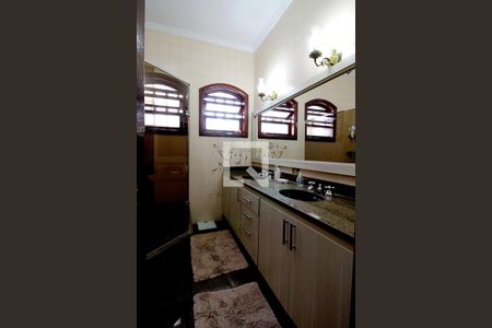 Casa à venda com 450m², 4 quartos e 8 vagas Casa à venda com 450m², 4 quartos e 8 vagasBanheiro da Suíte 4