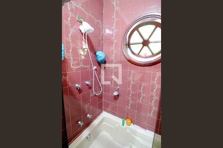 Casa à venda com 450m², 4 quartos e 8 vagas Casa à venda com 450m², 4 quartos e 8 vagasBanheiro da Suíte 1