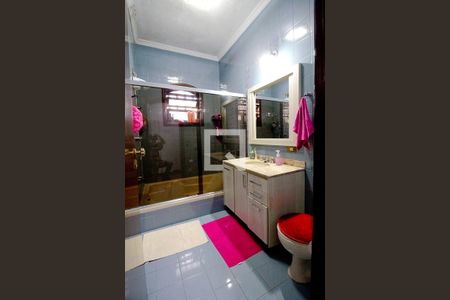 Casa à venda com 450m², 4 quartos e 8 vagas Casa à venda com 450m², 4 quartos e 8 vagasBanheiro da Suíte 3