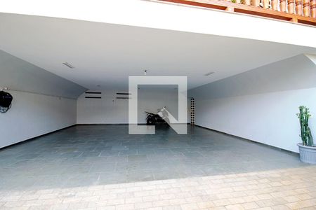 Casa à venda com 450m², 4 quartos e 8 vagas Casa à venda com 450m², 4 quartos e 8 vagasGaragem